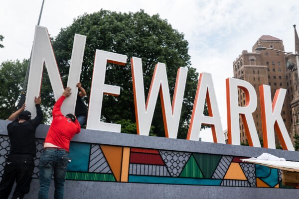 newark sign