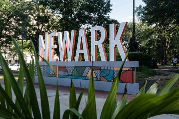 Newark_Sign_DreamPlay_Cesar_Melgar_-17