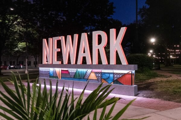 Newark_Sign_DreamPlay_Cesar_Melgar_-55